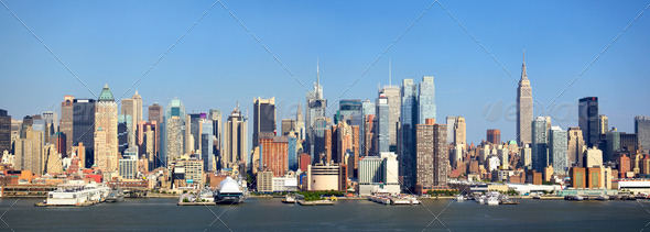Manhattan skyline panorama with Empire State Building over Hudson River, New York