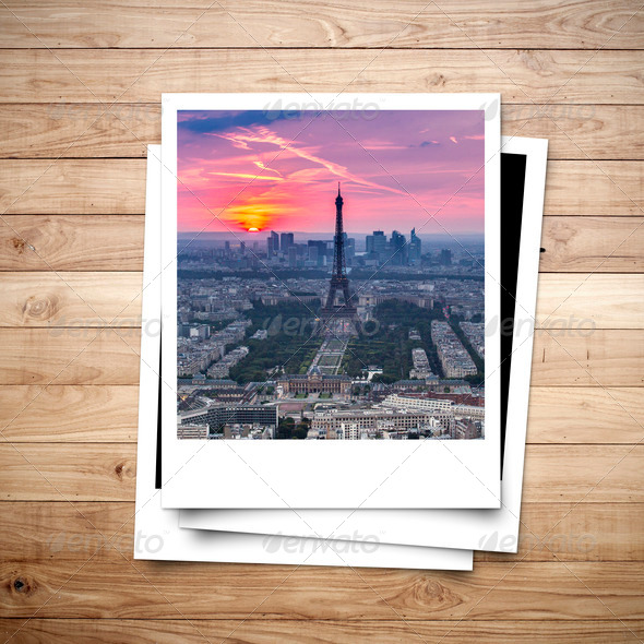 Eiffel Tower memory on photo frame brown wood plank background (Misc) Photo Download