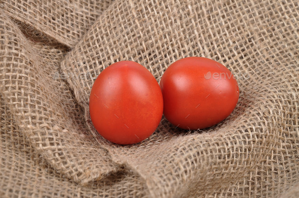 Tomatoes on jute (Misc) Photo Download