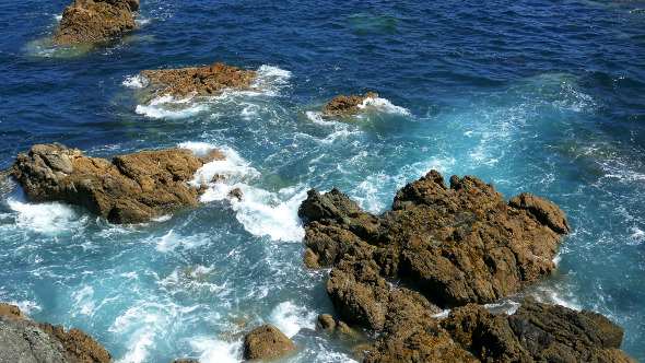Waves Crashing on Rocks 898 Waves Crashing on Rocks 898