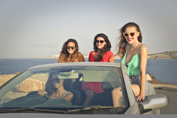 Four girls in a car (Misc) Photo Download