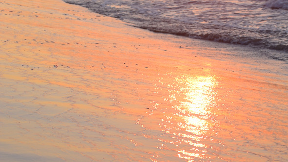 Sea Waves and Sunny Reflections Sea Waves and Sunny Reflections