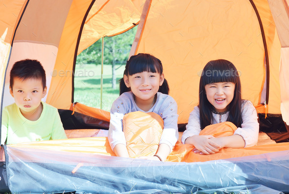 The children in the tent