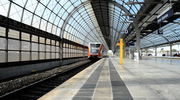 VideoHive Train Arriving at the Station 9677247 VideoHive Train Arriving at the Station 9677247