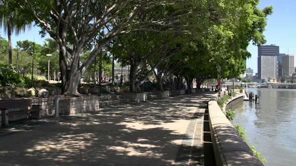 Promenade On South Bank Parklands To Brisbane Skyline Promenade On South Bank Parklands To Brisbane Skyline