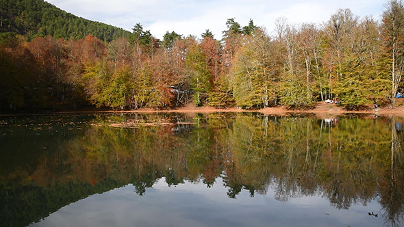 Beautiful Lake at The Autumn 2 Beautiful Lake at The Autumn 2
