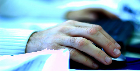 VideoHive Using a Mouse in by the Computer 9719523 VideoHive Using a Mouse in by the Computer 9719523