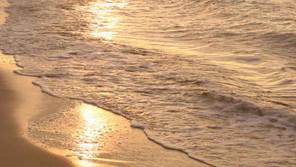 Sea Waves and Sunny Reflections Sea Waves and Sunny Reflections