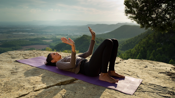 Yoga Teacher Amazing Location Mountain Clifftop 5 Yoga Teacher Amazing Location Mountain Clifftop 5