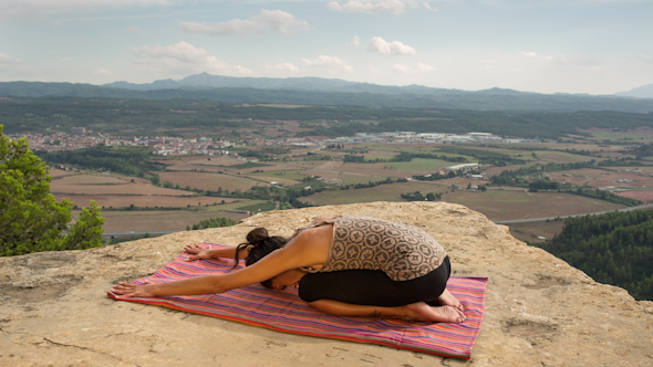 Yoga Teacher Amazing Location Mountain Clifftop 9 Yoga Teacher Amazing Location Mountain Clifftop 9