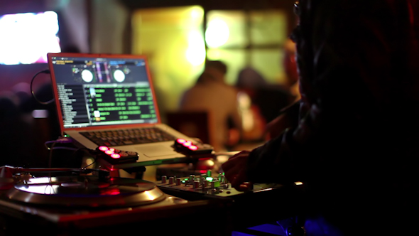 Cool Dj Behind The Turntables 22 Cool Dj Behind The Turntables 22