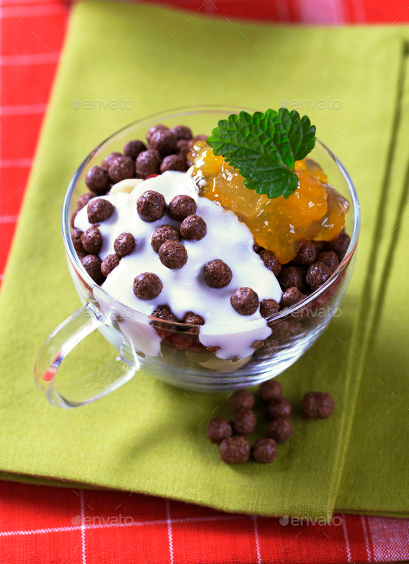 Chocolate-flavored puffs with marmalade and yogurt