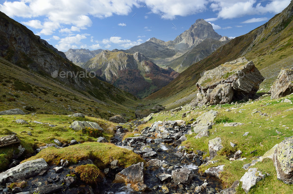 Mountain valley in the Atlantic Pyrenees (Misc) Photo Download