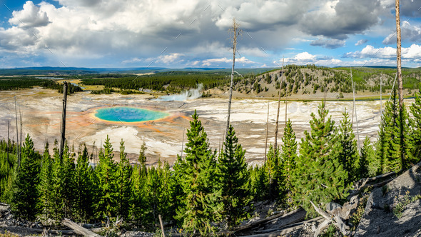 Panoramic view of Grand Prismatic spring in Yellowstone NP (Misc) Photo Download