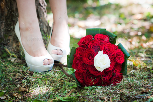 Bride shoes with wedding bouquet (Misc) Photo Download