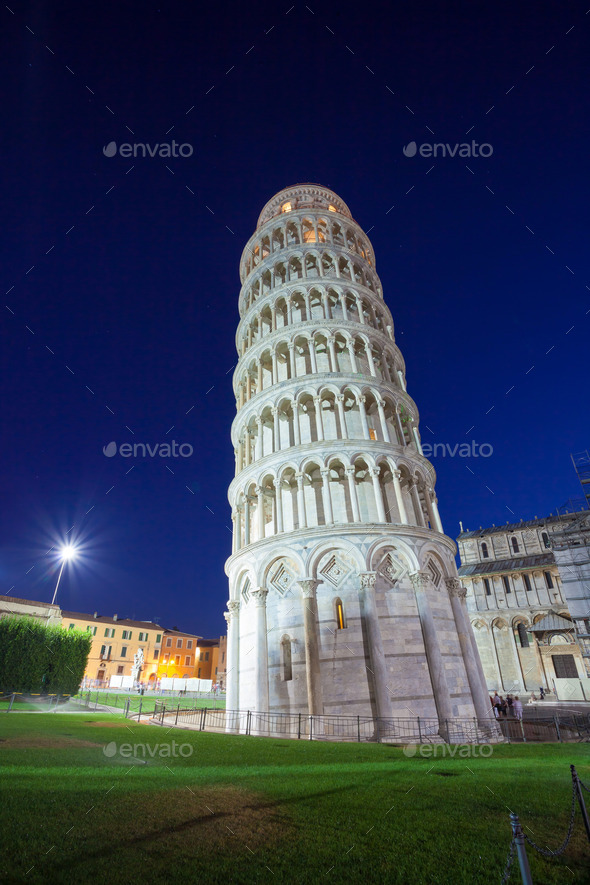 Pisa leaning tower at dawn (Misc) Photo Download