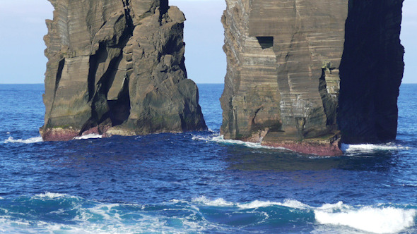Waves Atlantic Ocean Breaking onto Cliff Waves Atlantic Ocean Breaking onto Cliff