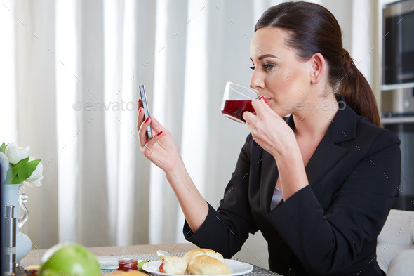 telephoning woman (Misc) Photo Download