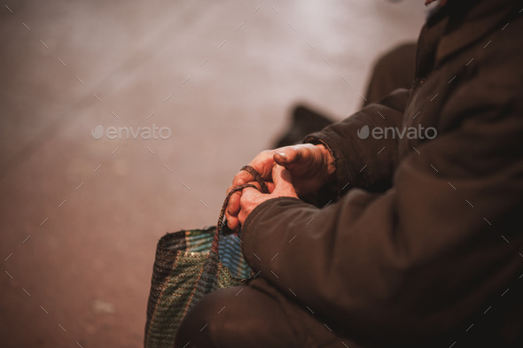 poor old men holding bag no face (Misc) Photo Download