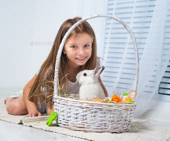 little girl with her rabbit (Misc) Photo Download