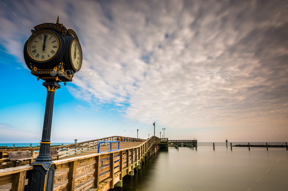 Clock and pier at Chesapeake Beach, Maryland. (Misc) Photo Download