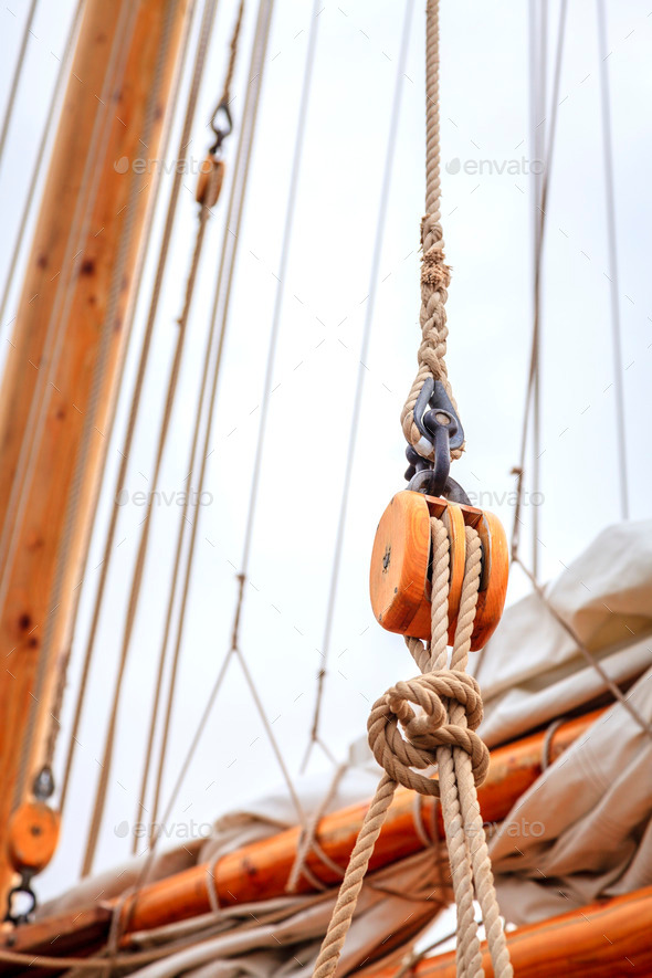 Sailboat rigging