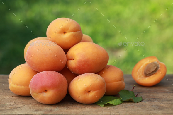 Fresh Apricots (Misc) Photo Download