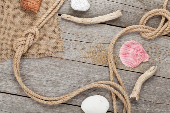 Ship rope on old wooden texture background (Misc) Photo Download