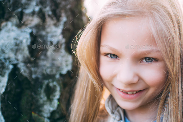 Little Girl With Blue Eyes (Misc) Photo Download