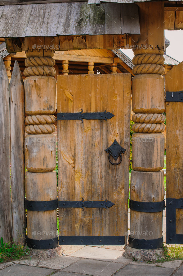 Old wooden barn door (Misc) Photo Download