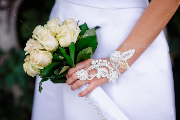 wedding bouquet at bride's hands (Misc) Photo Download