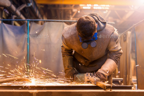 Man welding (Misc) Photo Download