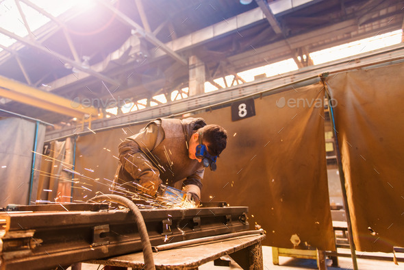 Man welding (Misc) Photo Download