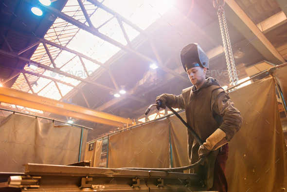 Man welding (Misc) Photo Download