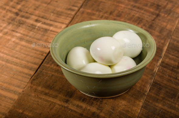 Bowl of peeled hard boiled eggs (Misc) Photo Download