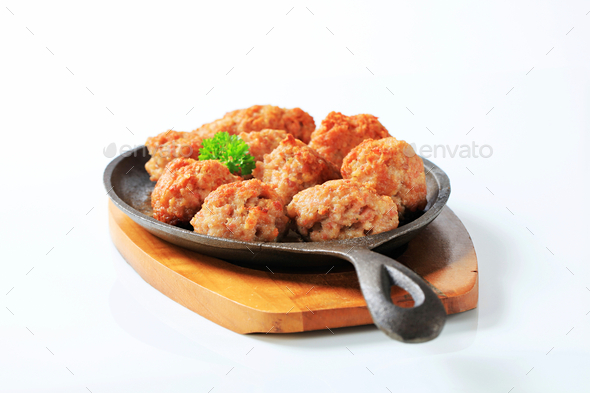 Meatballs on a cast iron pan (Misc) Photo Download