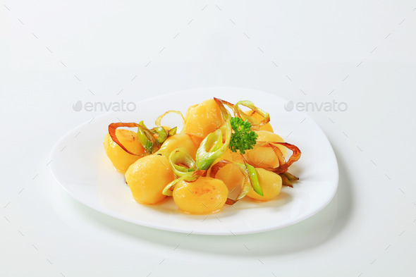 Cooked potatoes with leek (Misc) Photo Download