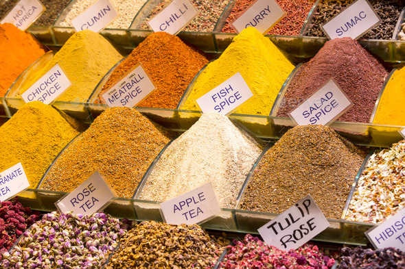 teas and spices in the market
