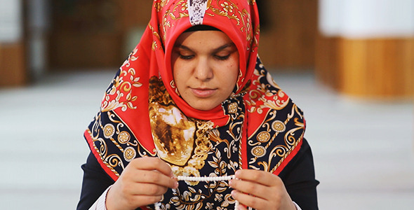 Use the Masbahah Tasbeeh Bid'ah Young Muslim In Mosque Use the Masbahah Tasbeeh Bid'ah Young Muslim In Mosque