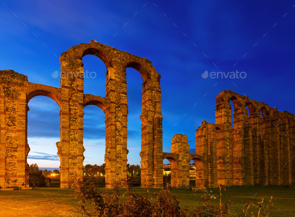 ancient roman aqueduct in evening (Misc) Photo Download