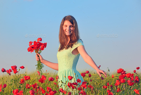 girl in field of poppies (Misc) Photo Download