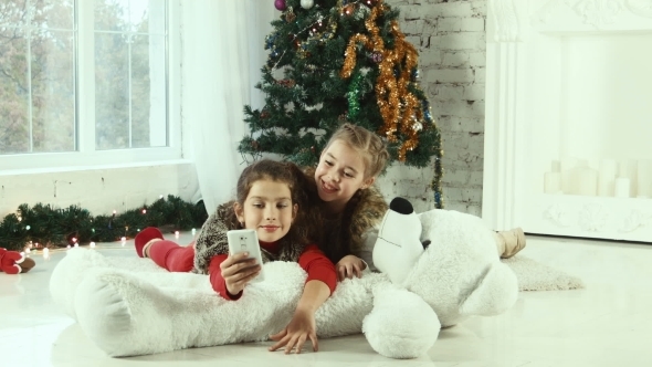 Christmas Selfie Of Two Girls