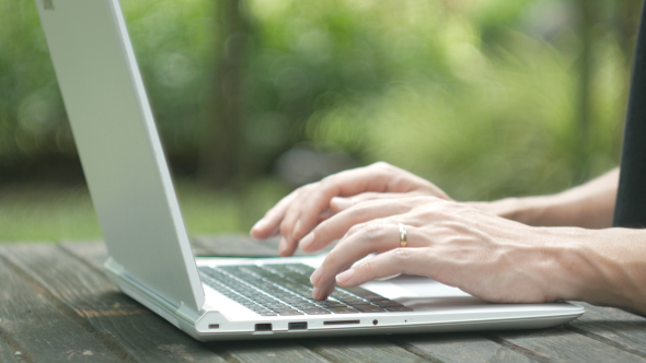 VideoHive Using Laptop 17017634 VideoHive Using Laptop 17017634