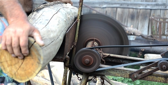 Cutting Woods With Saw Blade 1 Cutting Woods With Saw Blade 1