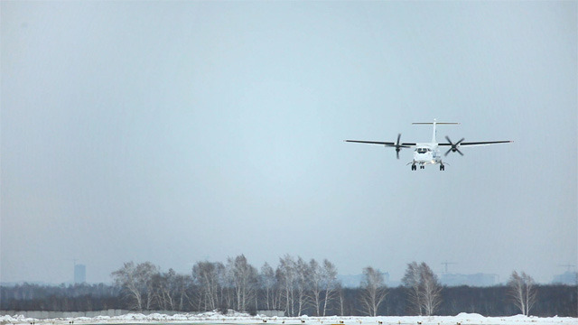 Landing Prop plane Landing Prop plane