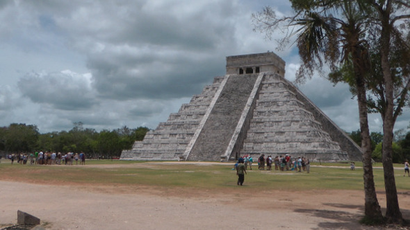 Chichen Itza Pyramid in Mexico Chichen Itza Pyramid in Mexico