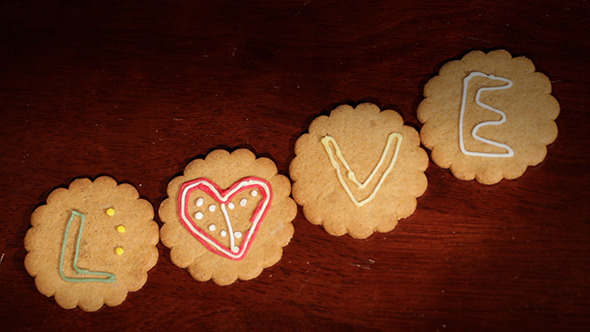 Drawing on Ginger Cookies Drawing on Ginger Cookies