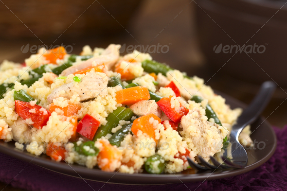 Couscous with Chicken, Green Bean, Carrot and Bell Pepper