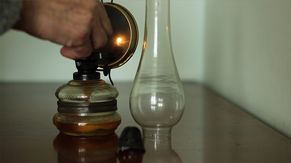 Old Lady Light Petrol Lamp Old Lady Light Petrol Lamp