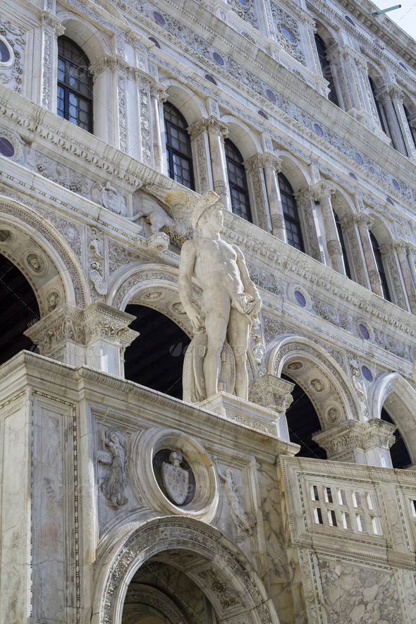 Mars statue at the Doge27;s palace in Venice
